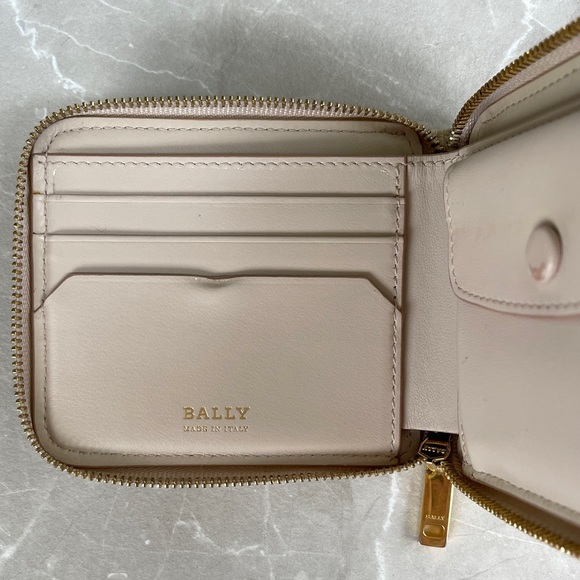 Bally Cassy Cecyle Lock Quilted Leather Zippy Compact Wallet - Picture 12 of 17